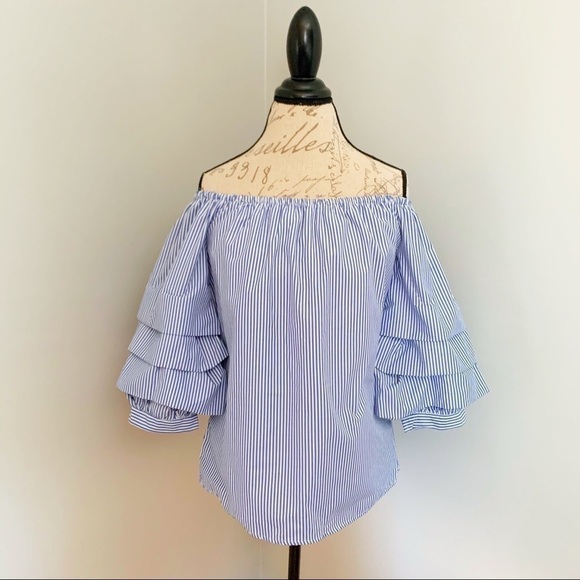 CHARLOTTE russe Style HOUSE Off the Shoulder Top - Picture 2 of 6